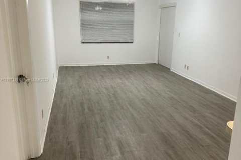 Condo in Delray Beach, Florida, 2 bedrooms  № 1963646 - photo 9