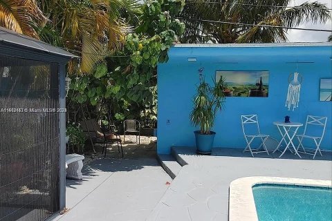 House in Hialeah, Florida 4 bedrooms, 151.43 sq.m. № 1809748 - photo 14