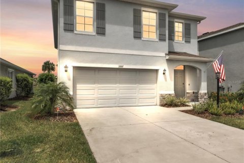 House in Bradenton, Florida 5 bedrooms, 234.3 sq.m. № 1910588 - photo 1