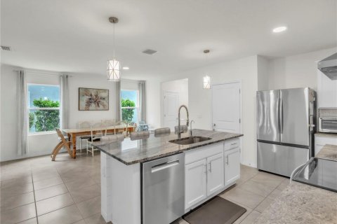 House in Bradenton, Florida 5 bedrooms, 234.3 sq.m. № 1910588 - photo 7