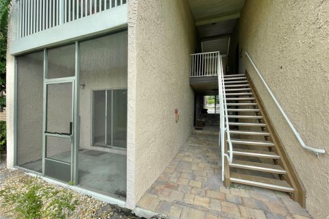 Condo in Altamonte Springs, Florida, 2 bedrooms № 2196542 - photo 11