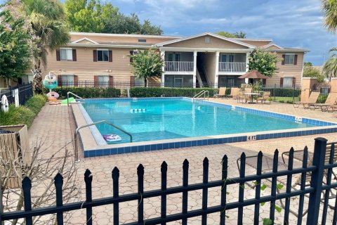 Condo in Altamonte Springs, Florida, 2 bedrooms № 2196542 - photo 13