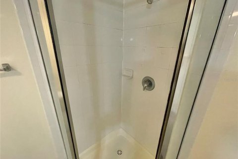 Condo in Altamonte Springs, Florida, 2 bedrooms № 2196542 - photo 16