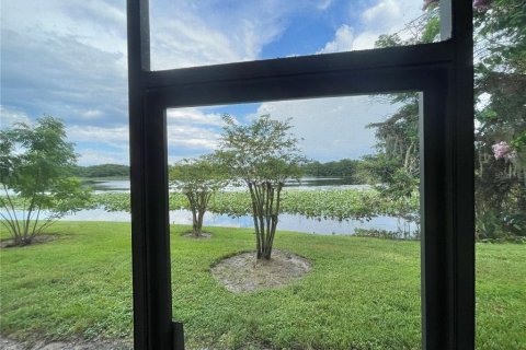 Condo in Altamonte Springs, Florida, 2 bedrooms № 2196542 - photo 9