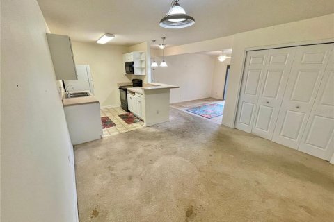 Condo in Altamonte Springs, Florida, 2 bedrooms № 2196542 - photo 20