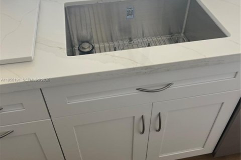 Adosado en alquiler en Miami Lakes, Florida, 1 dormitorio, 73.39 m2 № 2009987 - foto 26