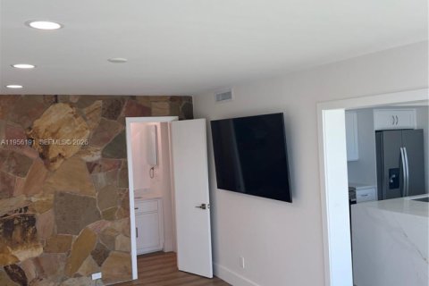 Adosado en alquiler en Miami Lakes, Florida, 1 dormitorio, 73.39 m2 № 2009987 - foto 29