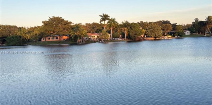 Adosado en Miami Lakes, Florida 1 dormitorio, 73.39 m2 № 2009987