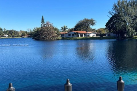 Adosado en alquiler en Miami Lakes, Florida, 1 dormitorio, 73.39 m2 № 2009987 - foto 17