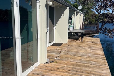 Adosado en alquiler en Miami Lakes, Florida, 1 dormitorio, 73.39 m2 № 2009987 - foto 19