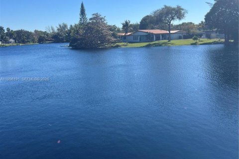 Adosado en alquiler en Miami Lakes, Florida, 1 dormitorio, 73.39 m2 № 2009987 - foto 12