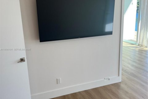 Adosado en alquiler en Miami Lakes, Florida, 1 dormitorio, 73.39 m2 № 2009987 - foto 25