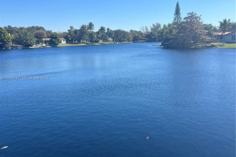 Adosado en alquiler en Miami Lakes, Florida, 1 dormitorio, 73.39 m2 № 2009987 - foto 11