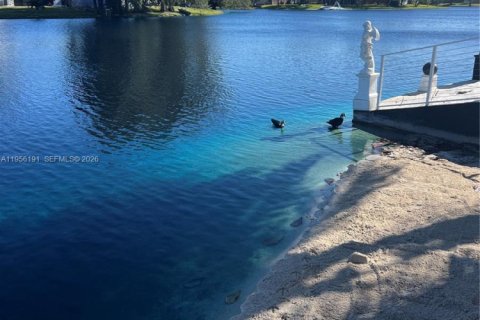 Adosado en alquiler en Miami Lakes, Florida, 1 dormitorio, 73.39 m2 № 2009987 - foto 18