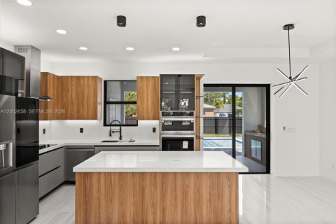 Casa en venta en Cape Coral, Florida, 3 dormitorios, 130.99 m2 № 2066296 - foto 23