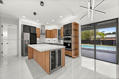 Casa en venta en Cape Coral, Florida, 3 dormitorios, 130.99 m2 № 2066296 - foto 22