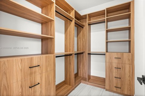 Casa en venta en Cape Coral, Florida, 3 dormitorios, 130.99 m2 № 2066296 - foto 16