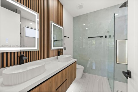 Casa en venta en Cape Coral, Florida, 3 dormitorios, 130.99 m2 № 2066296 - foto 15