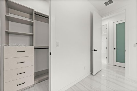 Casa en venta en Cape Coral, Florida, 3 dormitorios, 130.99 m2 № 2066296 - foto 11