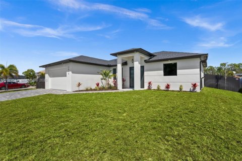 Casa en venta en Cape Coral, Florida, 3 dormitorios, 130.99 m2 № 2066296 - foto 3