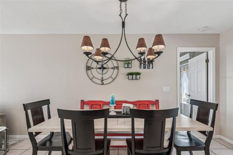 House in Redington Shores, Florida 3 bedrooms, 162.39 sq.m. № 2237466 - photo 13