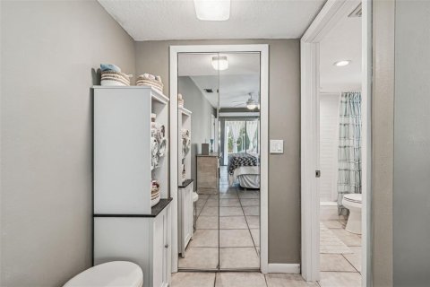 House in Redington Shores, Florida 3 bedrooms, 162.39 sq.m. № 2237466 - photo 30