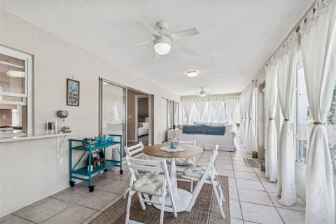 House in Redington Shores, Florida 3 bedrooms, 162.39 sq.m. № 2237466 - photo 23