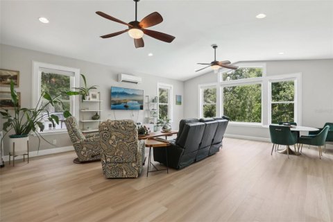 Casa en venta en Safety Harbor, Florida, 4 dormitorios, 257.43 m2 № 1762105 - foto 8