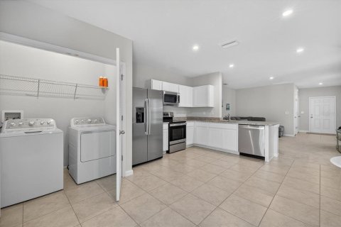 Casa en venta en Zephyrhills, Florida, 3 dormitorios, 123.84 m2 № 1870100 - foto 19