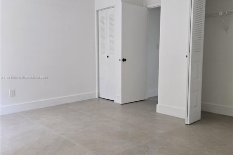 House in Orlando, Florida 3 bedrooms, 205.96 sq.m. № 1849217 - photo 13
