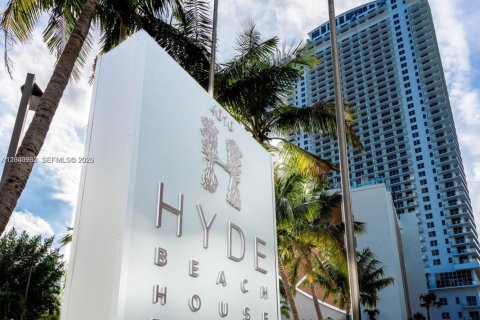 Condo in Hollywood, Florida, 3 bedrooms  № 2064990