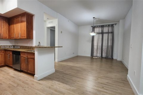 Снять в аренду кондоминиум в Корал-Гейблс, Флорида 2 спальни, 100.52м2, № 2010209 - фото 4