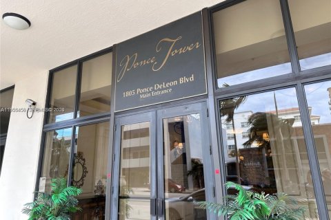 Снять в аренду кондоминиум в Корал-Гейблс, Флорида 2 спальни, 100.52м2, № 2010209 - фото 8