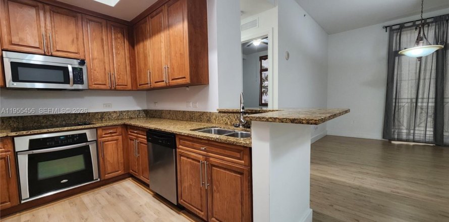 Кондоминиум с 2 спальнями в Корал-Гейблс, Флорида № 2010209