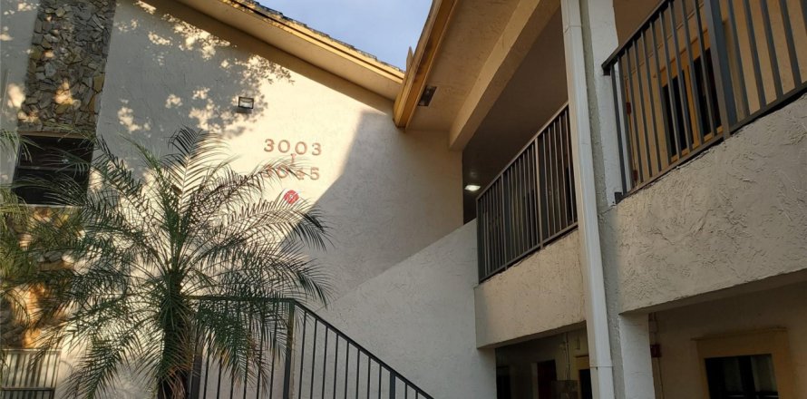 Condo in Coral Springs, Florida, 2 bedrooms № 1060159