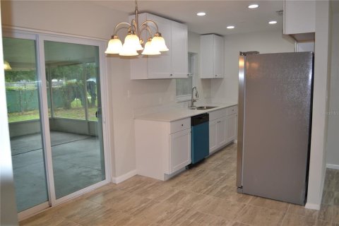 House in Lakeland, Florida 4 bedrooms, 142.23 sq.m. № 2230112 - photo 9