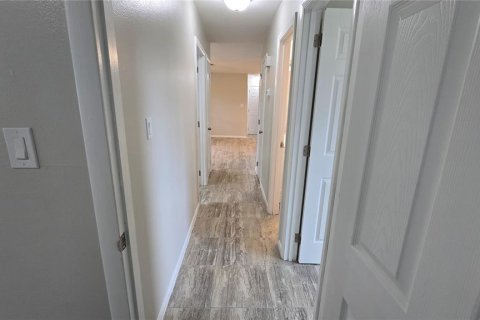 House in Lakeland, Florida 4 bedrooms, 142.23 sq.m. № 2230112 - photo 29