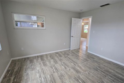 House in Lakeland, Florida 4 bedrooms, 142.23 sq.m. № 2230112 - photo 14