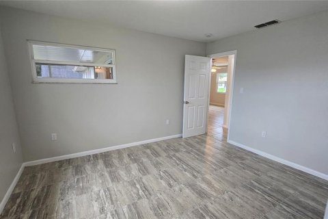 House in Lakeland, Florida 4 bedrooms, 142.23 sq.m. № 2230112 - photo 15