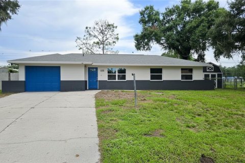 House in Lakeland, Florida 4 bedrooms, 142.23 sq.m. № 2230112