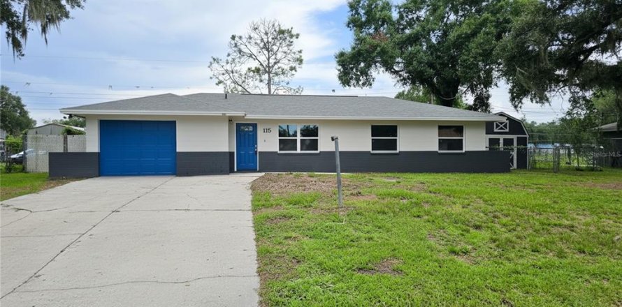 House in Lakeland, Florida 4 bedrooms, 142.23 sq.m. № 2230112