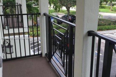 Immobilier commercial à vendre à Coral Springs, Floride: 383.69 m2 № 1809466 - photo 4