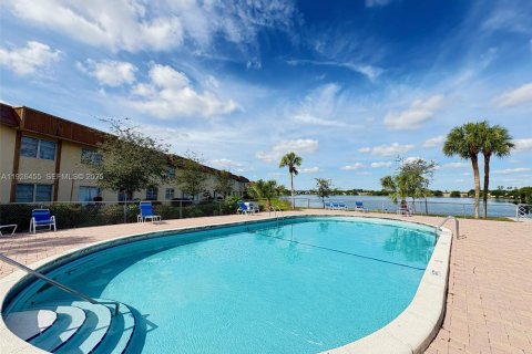 Appartement à louer à Margate, Floride: 2 chambres, 58.53 m2 № 1986387 - photo 10