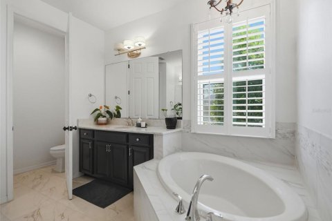 House in Wesley Chapel, Florida 4 bedrooms, 297.38 sq.m. № 2393699 - photo 27