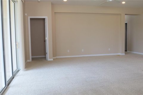 Villa ou maison à louer à North Port, Floride: 3 chambres, 223.71 m2 № 2408645 - photo 6