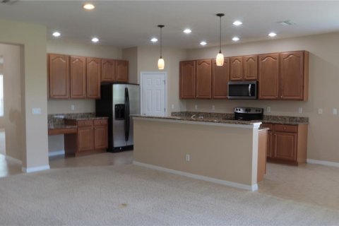 Villa ou maison à louer à North Port, Floride: 3 chambres, 223.71 m2 № 2408645 - photo 4