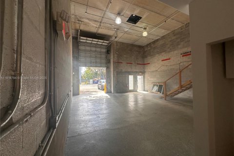 Купить коммерческую недвижимость в Майами-Гарденс, Флорида № 2063013 - фото 9