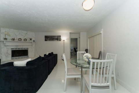 Villa ou maison à vendre à Port St. Lucie, Floride: 3 chambres, 116.13 m2 № 2089514 - photo 24