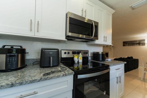 Villa ou maison à vendre à Port St. Lucie, Floride: 3 chambres, 116.13 m2 № 2089514 - photo 23