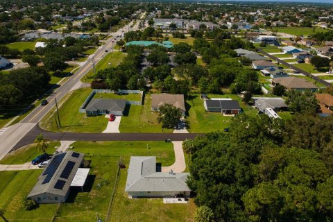 Villa ou maison à vendre à Port St. Lucie, Floride: 3 chambres, 116.13 m2 № 2089514 - photo 12